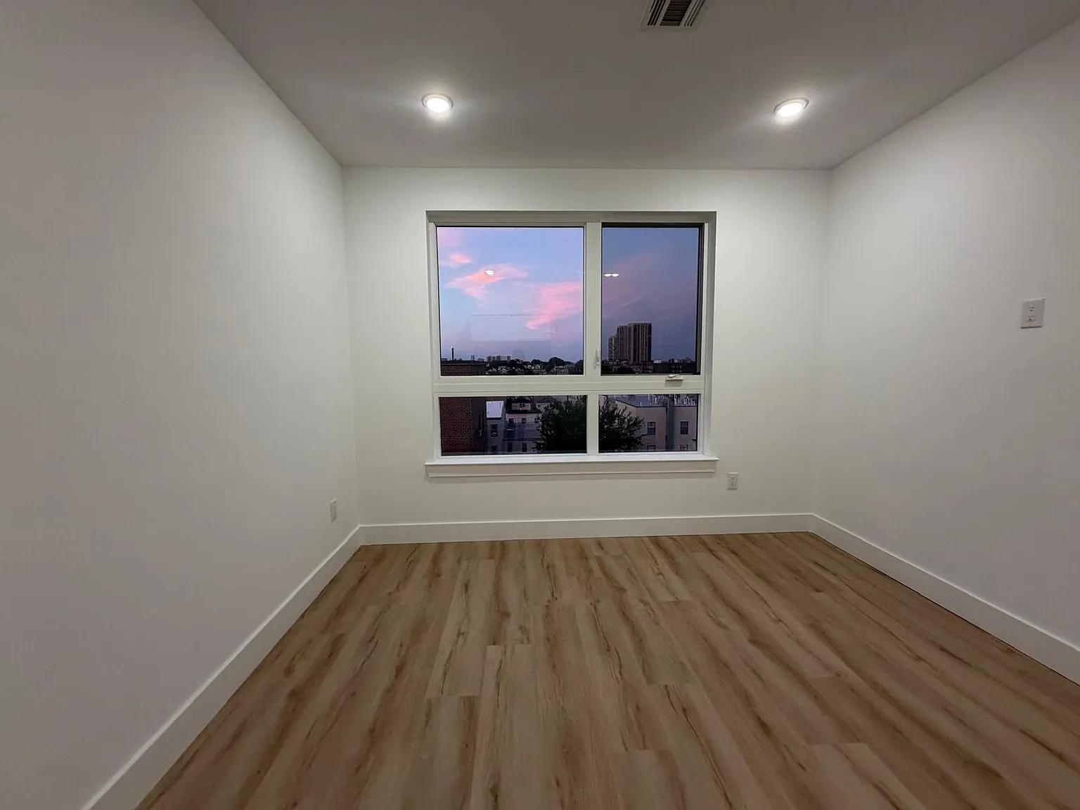 Studio, 488 sqft, $2,150 — Photo 3