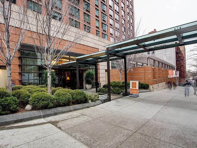 215 E 96th St #31D — Photo 16