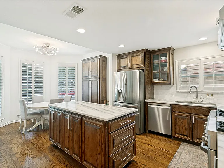 6010 Yellow Rock Trl — Photo 9
