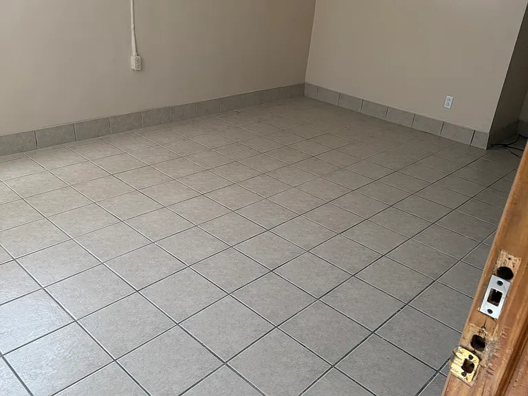 1212 N Severance St #5 — Photo 5