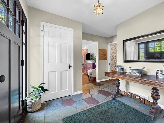 3rd image of 235 Castle Rd