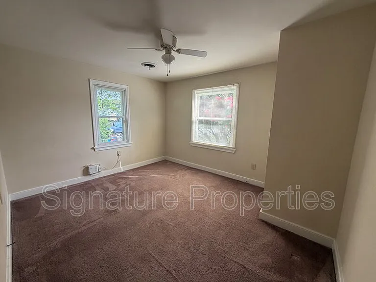 515 E Read St — Photo 14