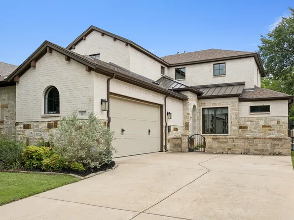 107 W Peach St, Grapevine, TX 76051