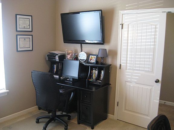 Office could be 4th bedroom.