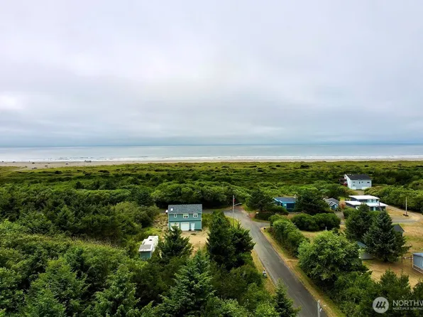 33 4th Avenue, Ocean Shores, WA 98569