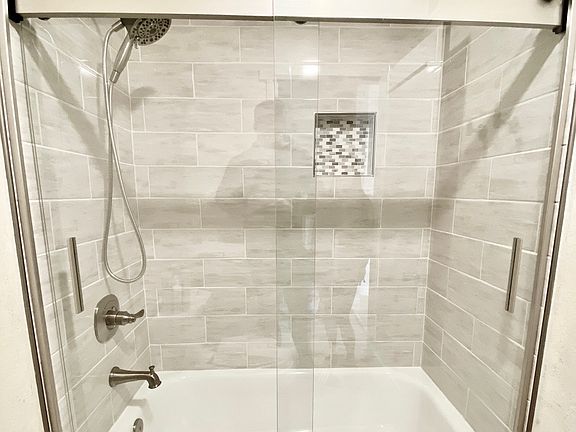 2nd image of 4004 Mahaila Ave