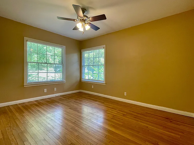 2420 Hartford Rd — Photo 13