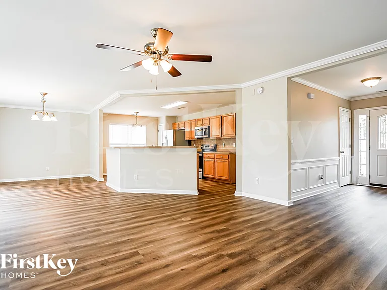 5048 Babbling Brook Dr — Photo 2