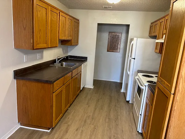 1 bed, 850 sqft, $599 — Photo 3