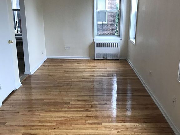 4th image of 3425 150th Pl APT 5A