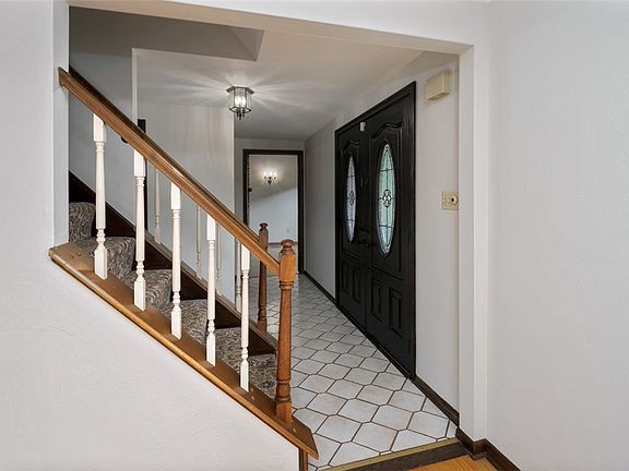 5th image of 4299 Trouthaven Dr