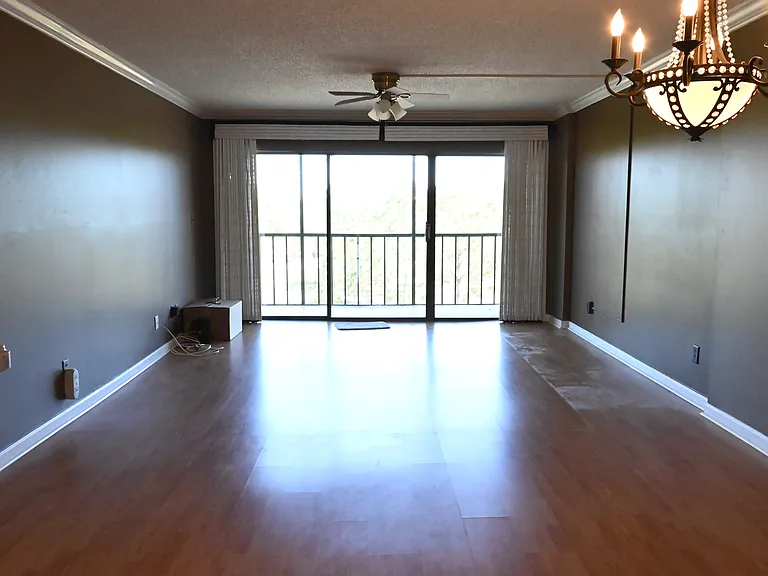 2700 Cove Cay Dr #5D — Photo 6