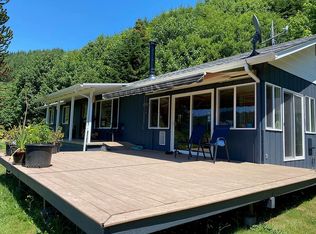 596 Sunny Ridge Ln, Reedsport, OR 97467