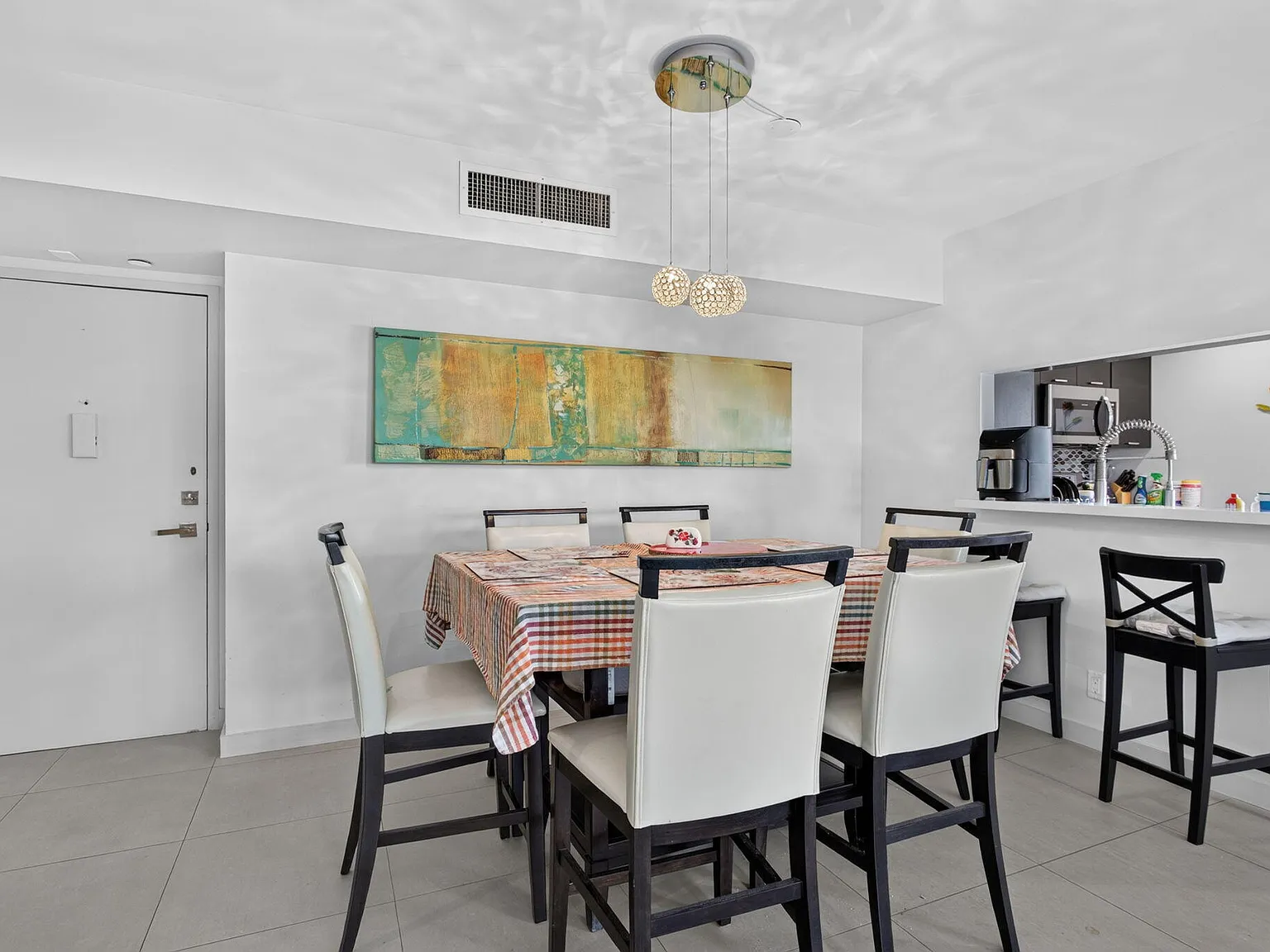 2 bed, 2.0 bath, 1265 sqft, $4,000 — Photo 4