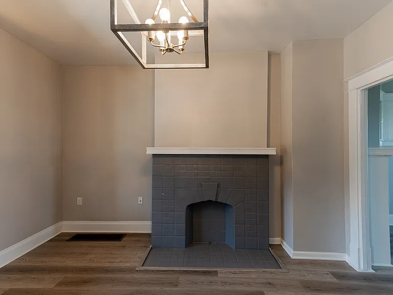 2225 Bensonia Ave — Photo 29