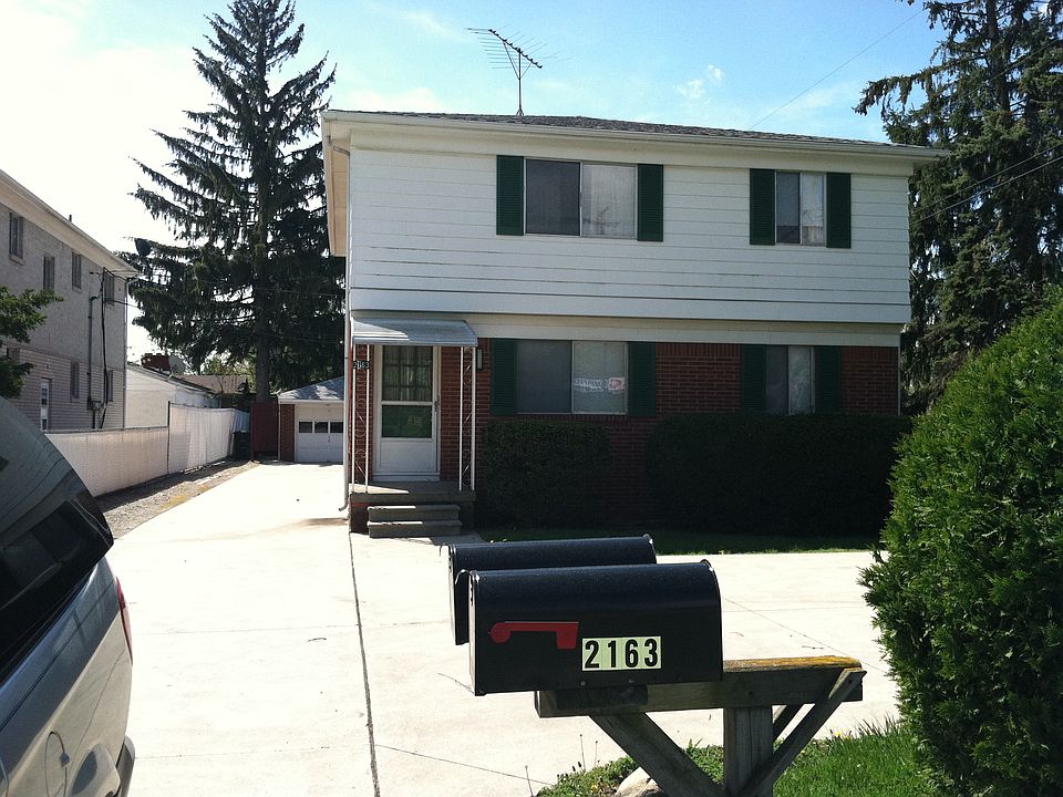 Parking in front &amp; back of unit