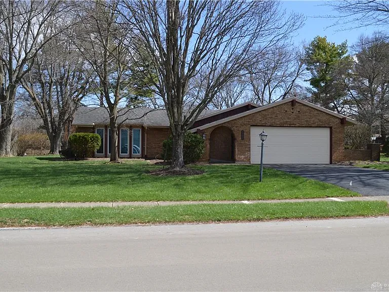 1280 Kentshire Dr — Photo 3