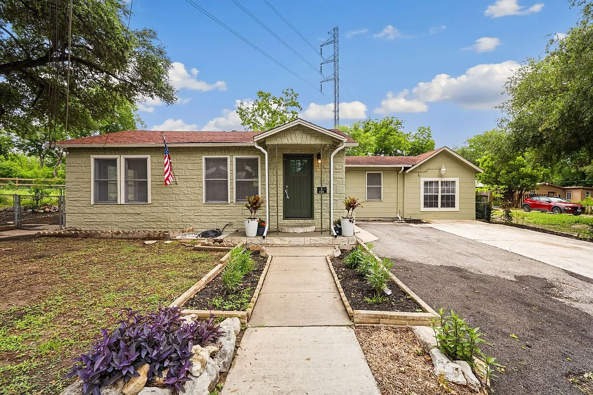 604 W Hollywood Ave — Photo 2