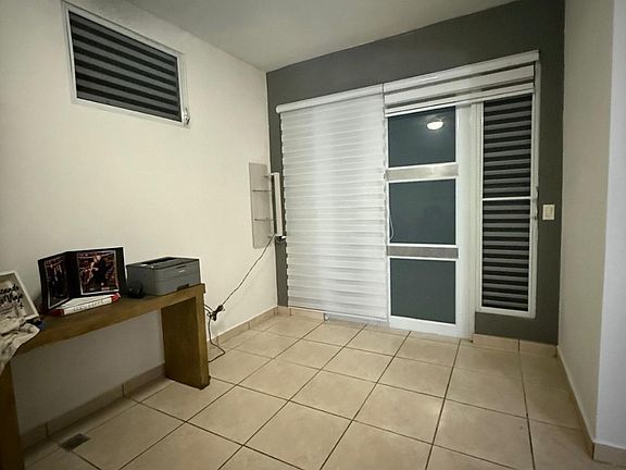 2nd image of 4 Calle Areca