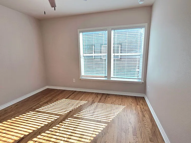 226 Antrim Dr — Photo 23