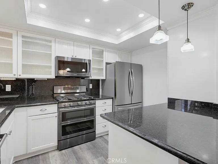 23411 Cambridge Rd — Photo 11
