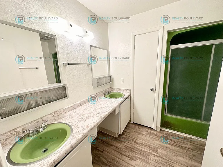 527 Smithridge Park — Photo 14
