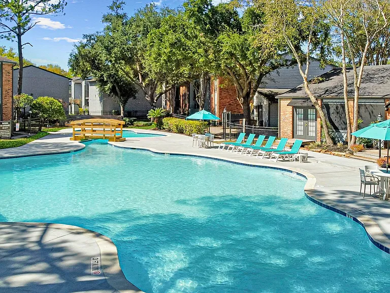 Driscoll Place | Houston, TX | Community Swimming Pool