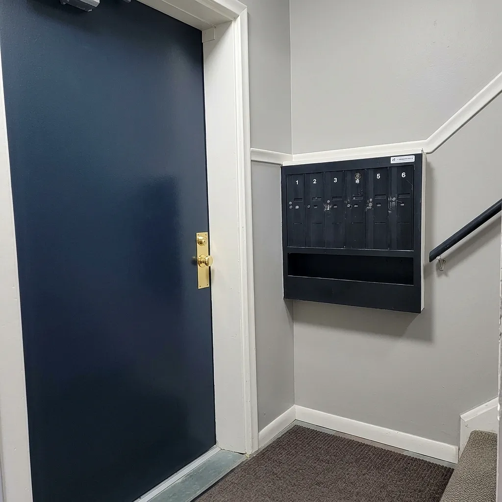 2 bed, 800 sqft, $1,100 — Photo 2