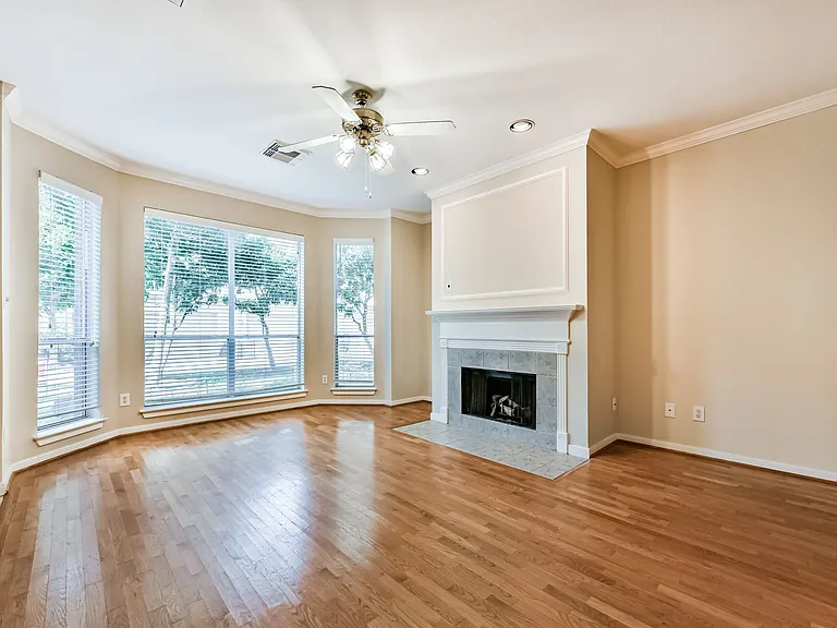 1408 Tuam St — Photo 4