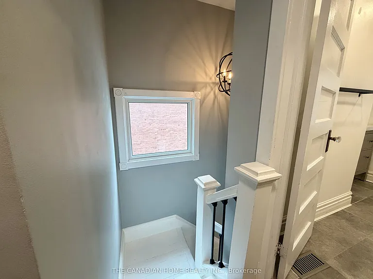 71 English St — Photo 31