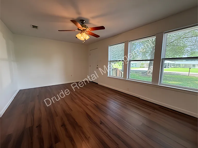 30121 Julia St — Photo 23