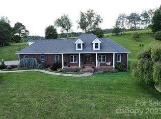 81 Chestnut Hill Rd, Burnsville, NC 28714