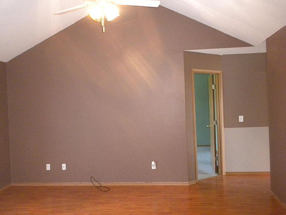 5th image of 506 S Wrenwood St