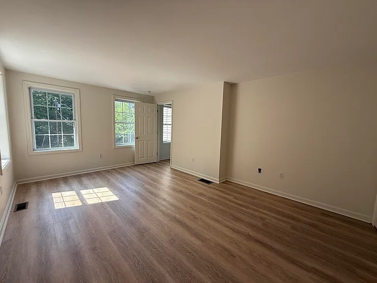144 Main St #3 — Photo 13