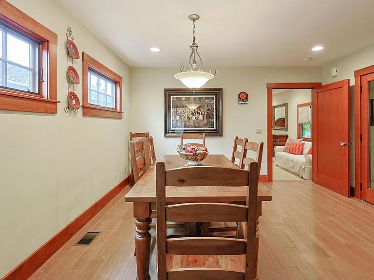 1027 Encino Row — Photo 15