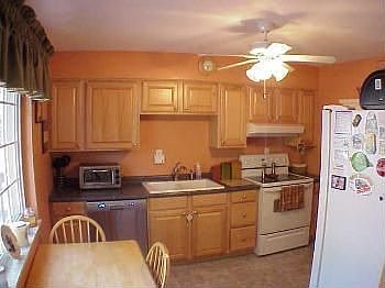 4th image of 9059 Oak Ln