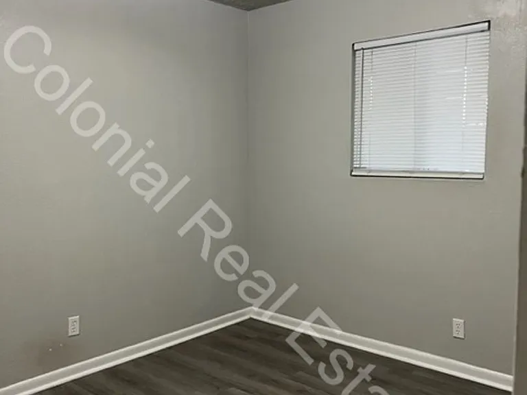 1525 N Reid St — Photo 8