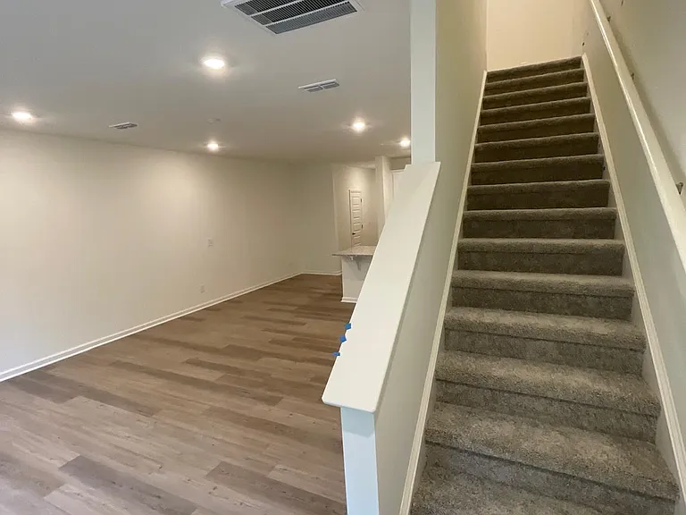 195 Parker Ln — Photo 9