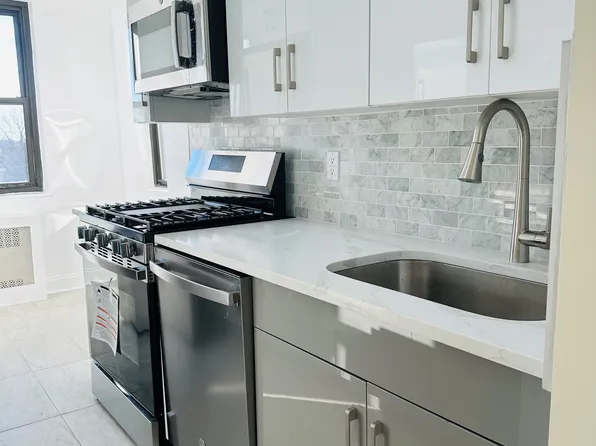 3103 Fairfield Avenue image 4 of 17