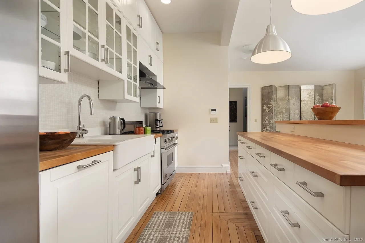 2 bed, 2.5 bath, 925 sqft, $3,850 — Photo 4