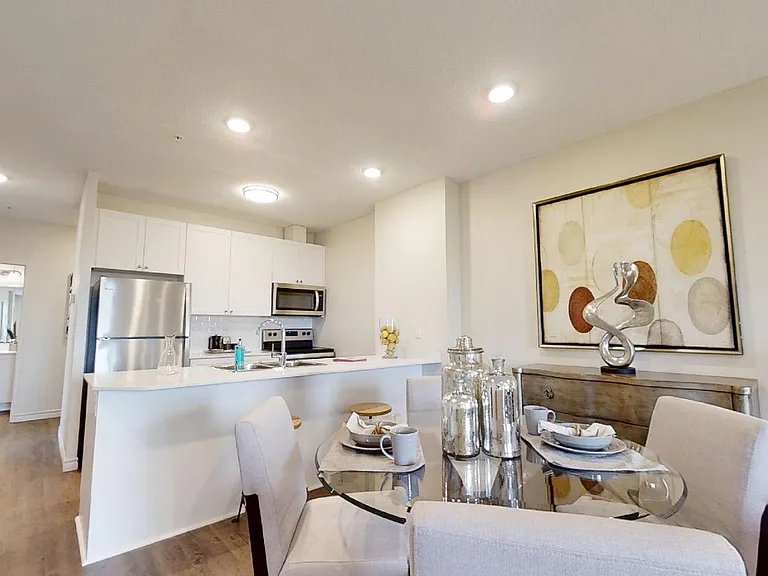 145 Pembers Pass — Photo 17