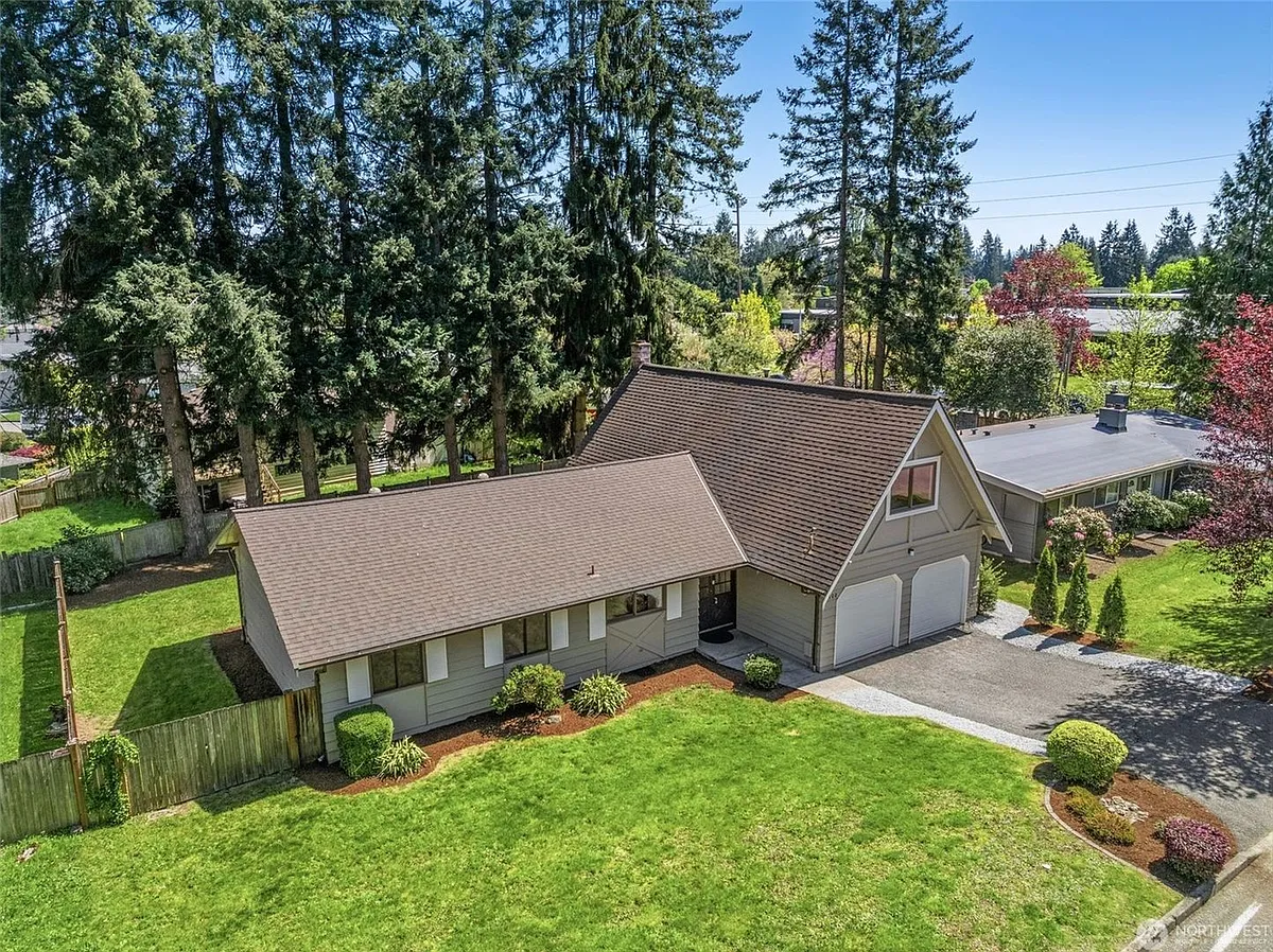 Building Photo - 2406 164th Ave NE