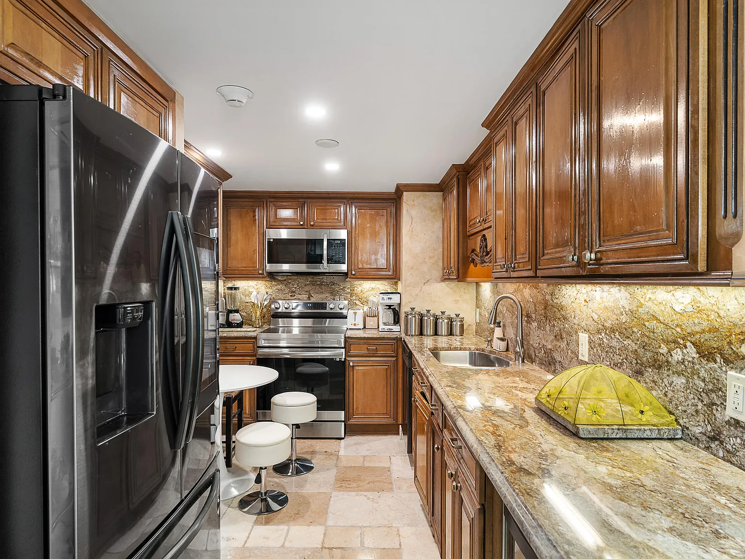 2 bed, 2.0 bath, 1170 sqft, $3,200 — Photo 4