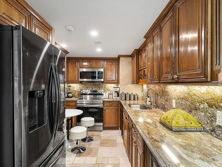 5600 N Flagler Dr #605 — Photo 4