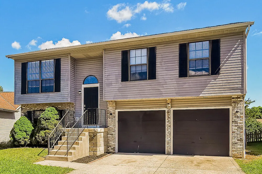 3 bed, 2.5 bath, 1352 sqft, $2,205 — Photo 4