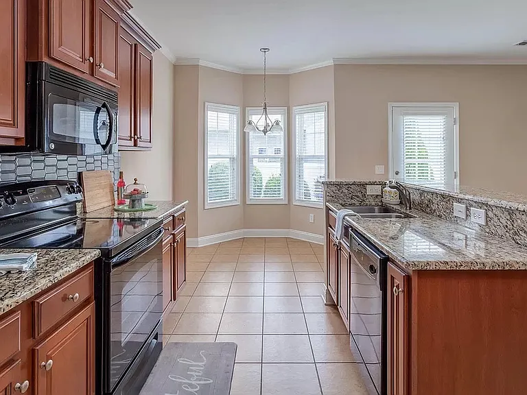 5 Braiden Manor Rd — Photo 4