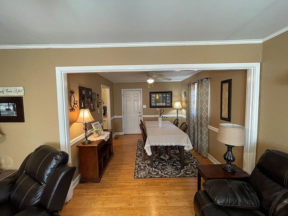 4th image of 402 Seminole Dr NW