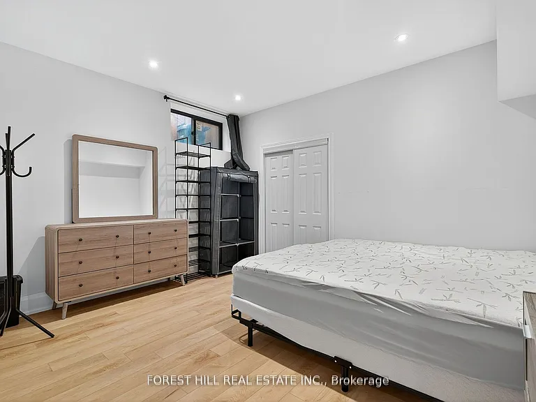 645 Coldstream Ave #BASEMENT — Photo 6