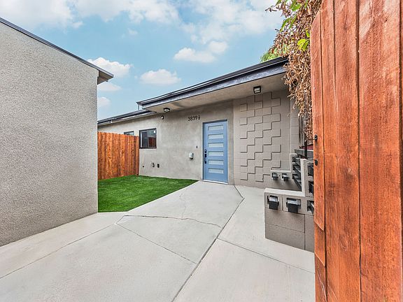 2nd image of 3839 Fountain Ave #1/2