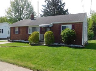 2424 Rochester Pl, Northwood, OH 43619